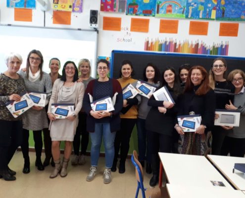 MyEdu - le docenti dell'IC Fossò al termine del seminario di formazione con i tablet MyEdu
